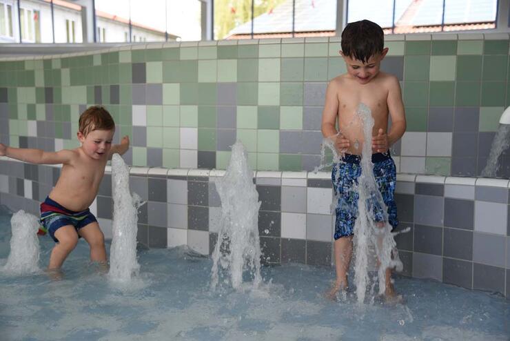 Kinderzeit im Hallenbad