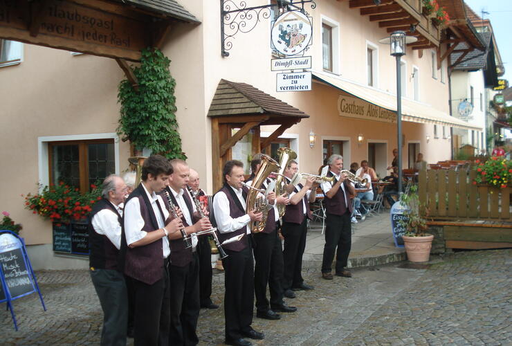 Frühschoppen mit der Blaskapelle Karlovanka im Gasthof Dimpfl-Stadl