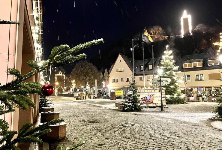Adventszauber um den Marktbrunnen
