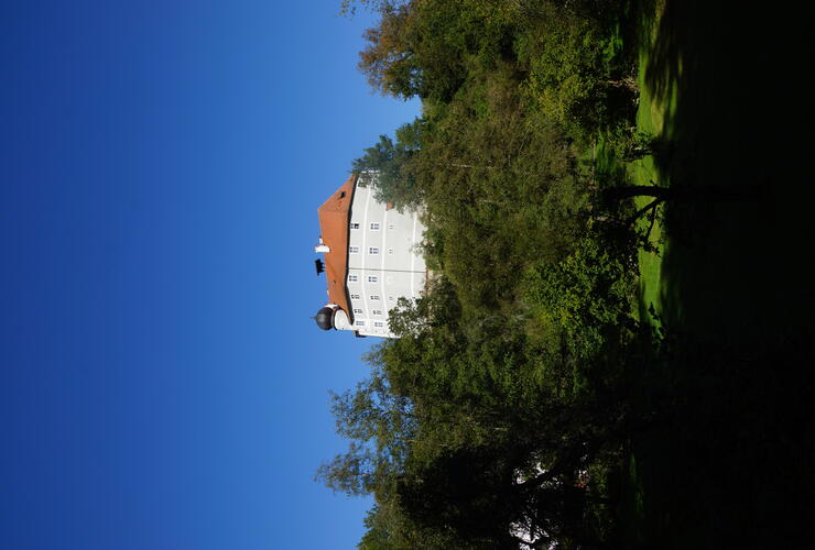 Teatro blanco mit zwei Schauspielern auf Schloss Schönberg