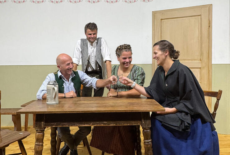 Theater Aibling: „Der verkaufte Großvater