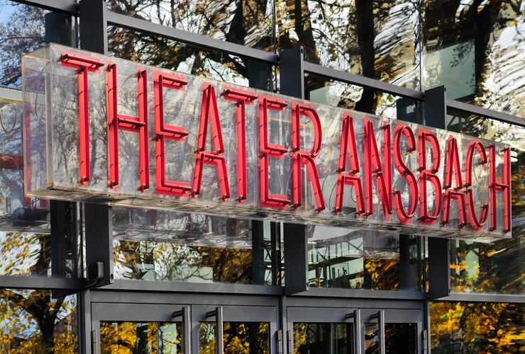 Theater Ansbach: Bis dass der Bus kommt