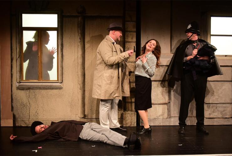 Die Tür mit den sieben Schlössern