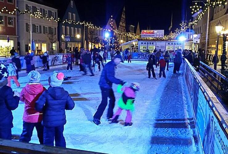 Heiß auf Eis - Die Eisbahn am Marktplatz