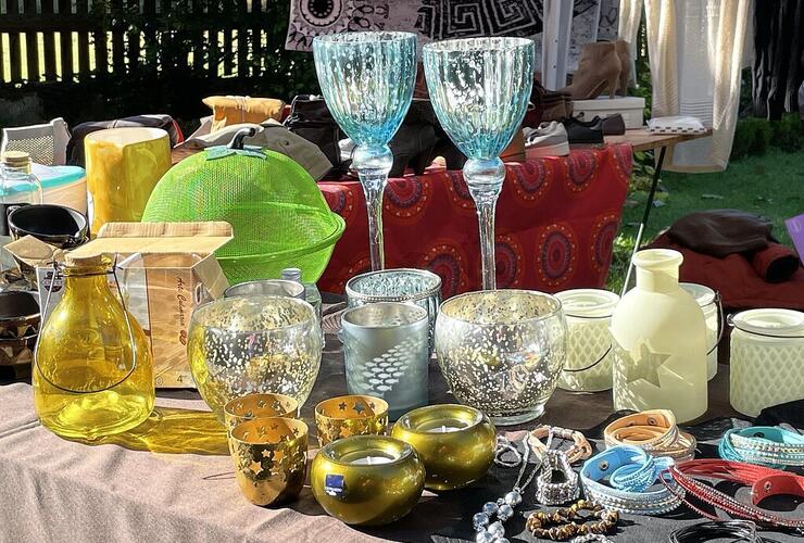Flohmarkt im Park von Schloss Dürrenmungenau
