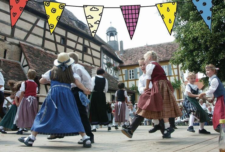 Sonderausstellung „Nichts bleibt, wenn sich keiner drum kümmert – 50 Jahre Förderverein“ im Freilandmuseum Kirchenburg Mönchsondheim