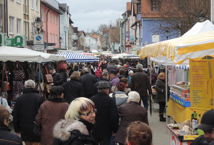 Lichtmessmarkt mit verkaufsoffenem Sonntag