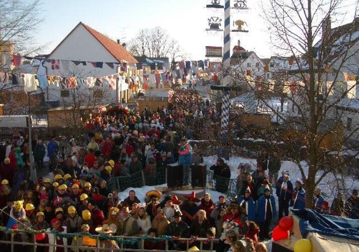 Faschingszug mit anschl. Faschingstreiben