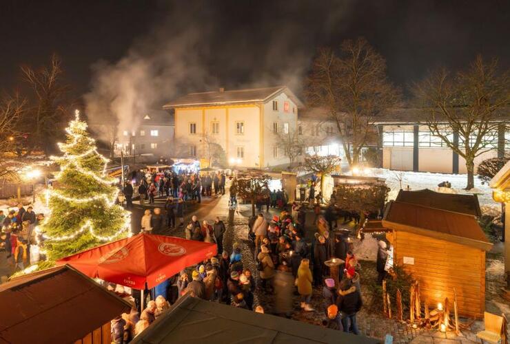 Eggstätter Weihnachtsmarkt am Rathausplatz