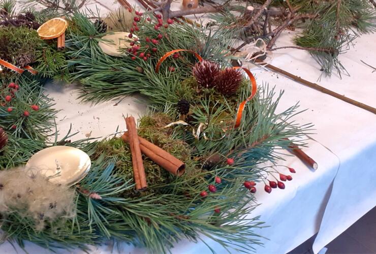 Adventskränze aus der Natur - Bastelnachmittag für Erwachsene und Familien