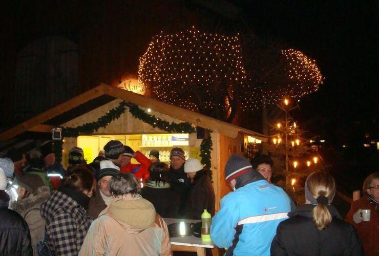 Glühweinhütterl - der gemütliche Treffpunkt heute mit dem Kindergarten Krün
