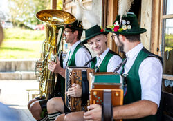 Frühschoppen mit Ziacherertreffen