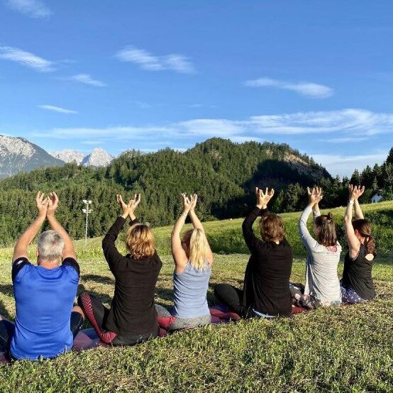 Yoga am Berg mit "Natur-Yoga"