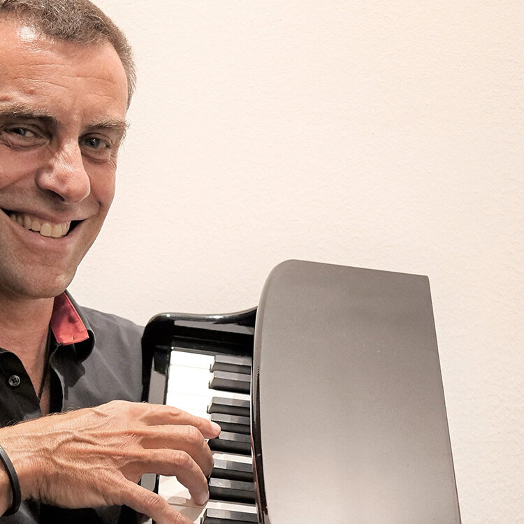 Martin Schmitt, vocal & piano