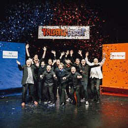 Theatersport: Zwei Schauspiel-Mannschaften improvisieren um die Wette