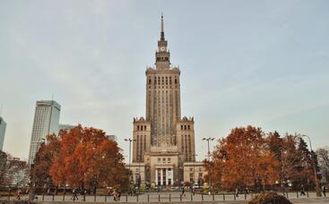 Der Warschauer Kulturpalast als Epizentrum urbaner Transformationen. Paläste fürs Volk. Kulturpaläste im Osten Europas vor und nach 1989 