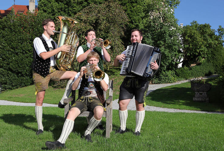 Volksmusik im Brunnenhof: Die 4 jungen Hinterberger Musikanten