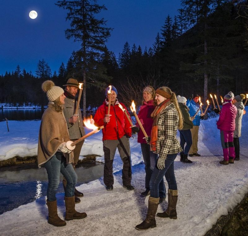 Winterliche Fackelwanderung rund um den Hintersee
