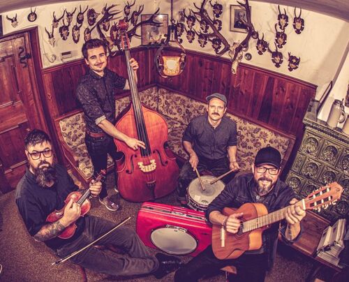 Django 3000 - UNPLUGGED