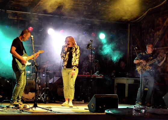Musik trifft Hut „Funky Bee“ -