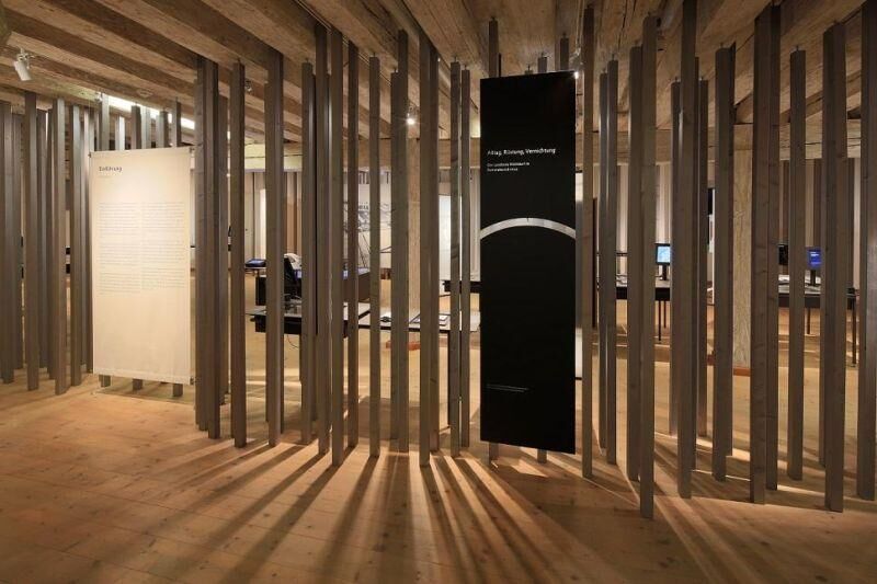 Offene Führungen Dauerausstellung "Alltag, Rüstung, Vernichtung" Walter Göbl