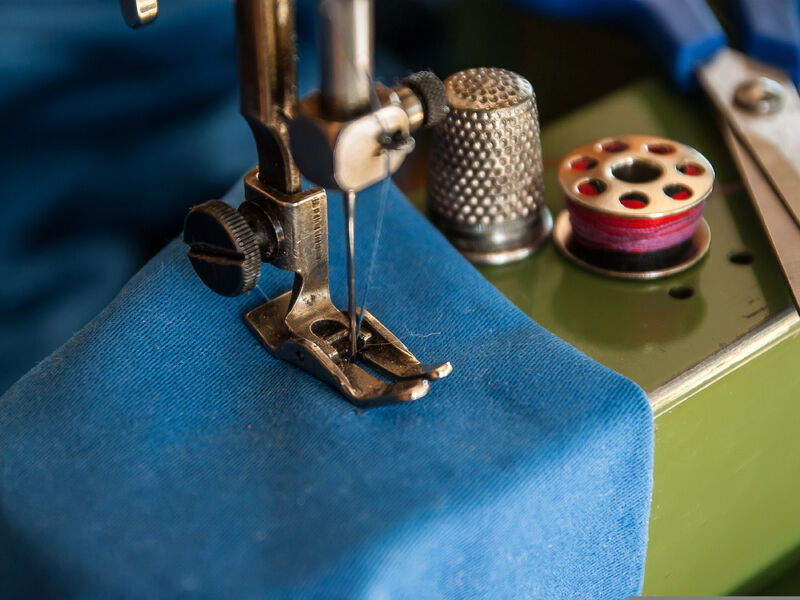 Upcycling: kreative Taschen & Co. aus alten Werbe-Bannern entstehen lassen