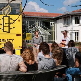 Amnesty International: Kenne die Menschenrechte und verteidige sie!