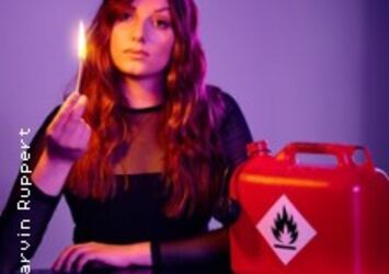 Leicht entflammbar, Lara Ermer