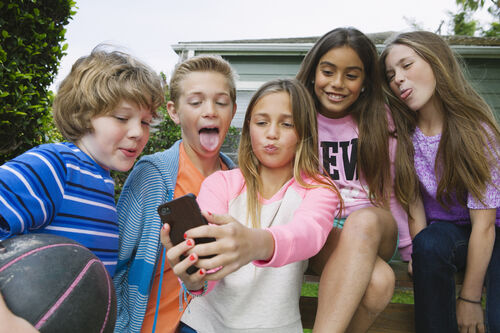 Schülerinnen und Schüler noch sicherer in der digitalen Welt - Mediennutzung von Kindern