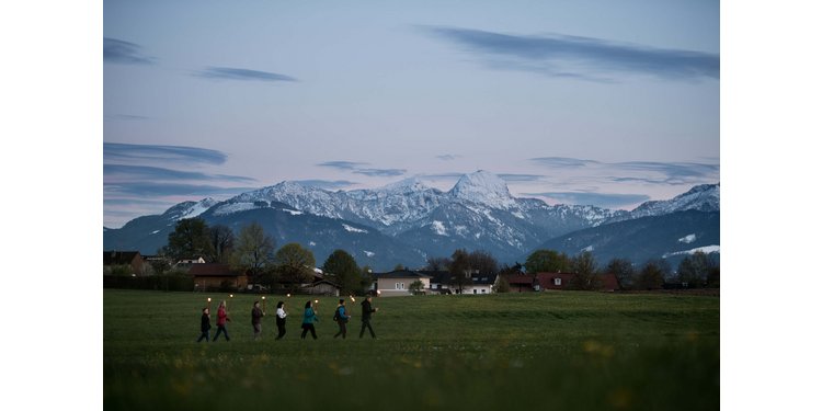 Feuer & Feines: Romantische Fackelwanderung