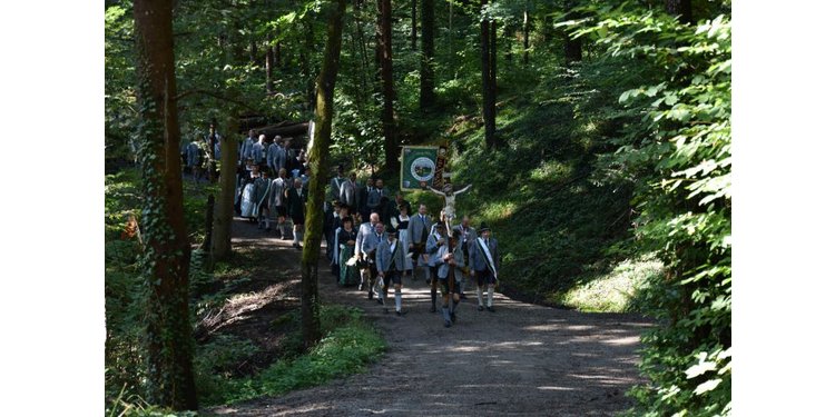 Gau-Trachtenwallfahrt zur Schwarzlack