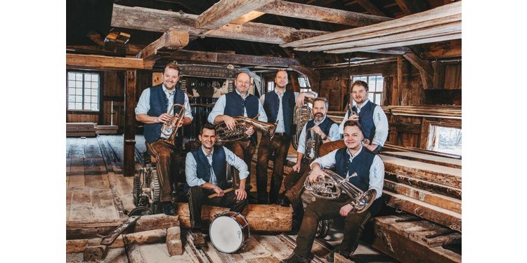 Jubiläum 150 Jahre Feuerwehr Sachrang - Blasmusik vom Feinsten mit "allgäu6"