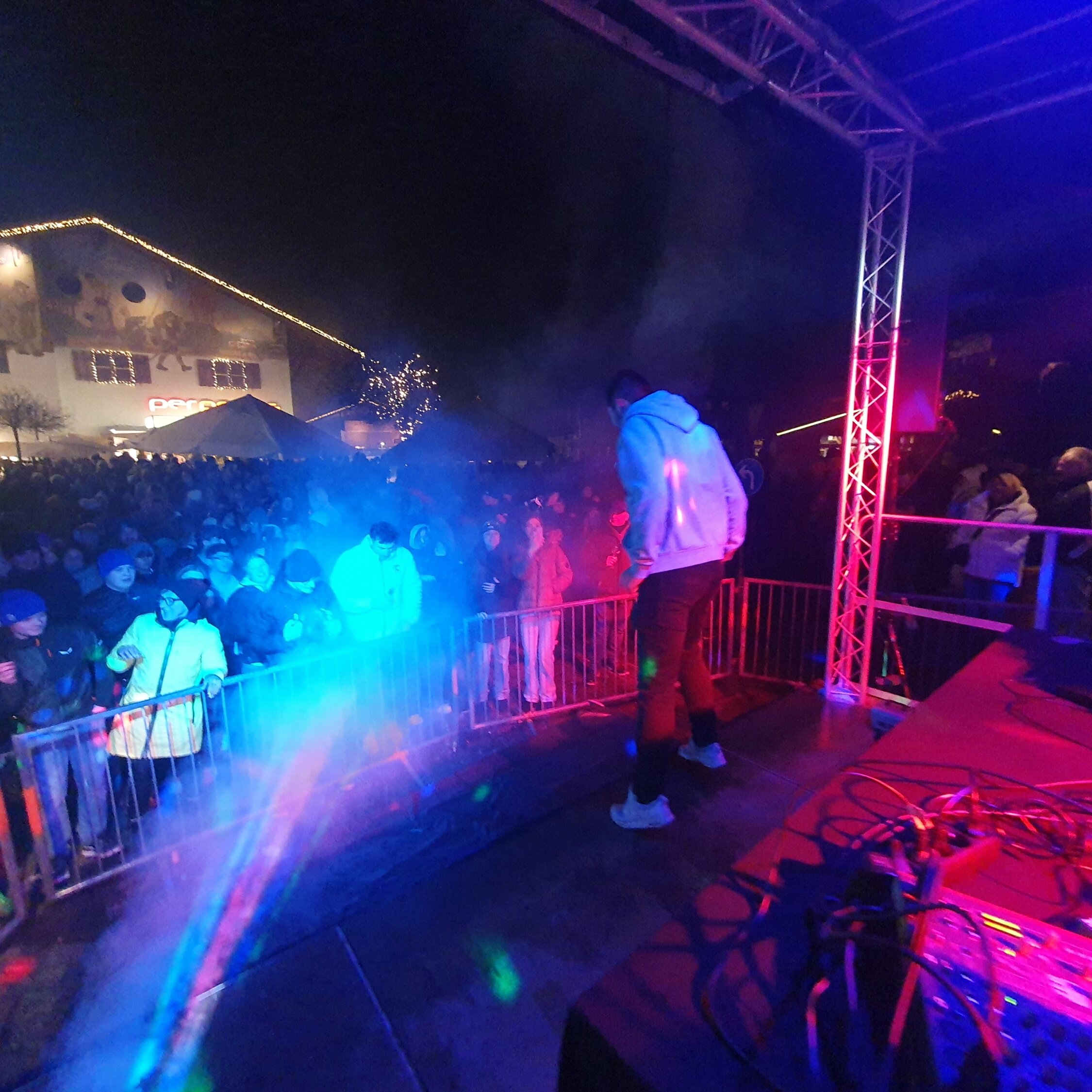 Gemütlicher Silvesterabend am Reit im Winkler Glühweinstand`l