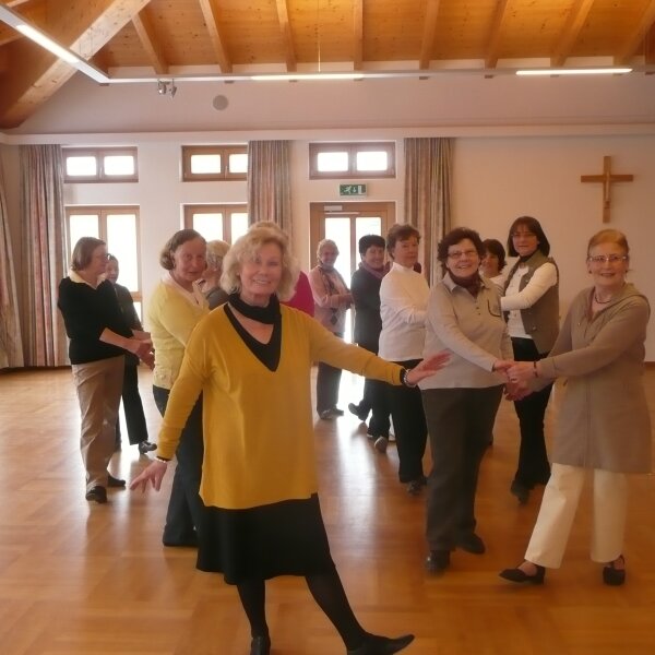 Geselliges Tanzen - Tanzen hilft