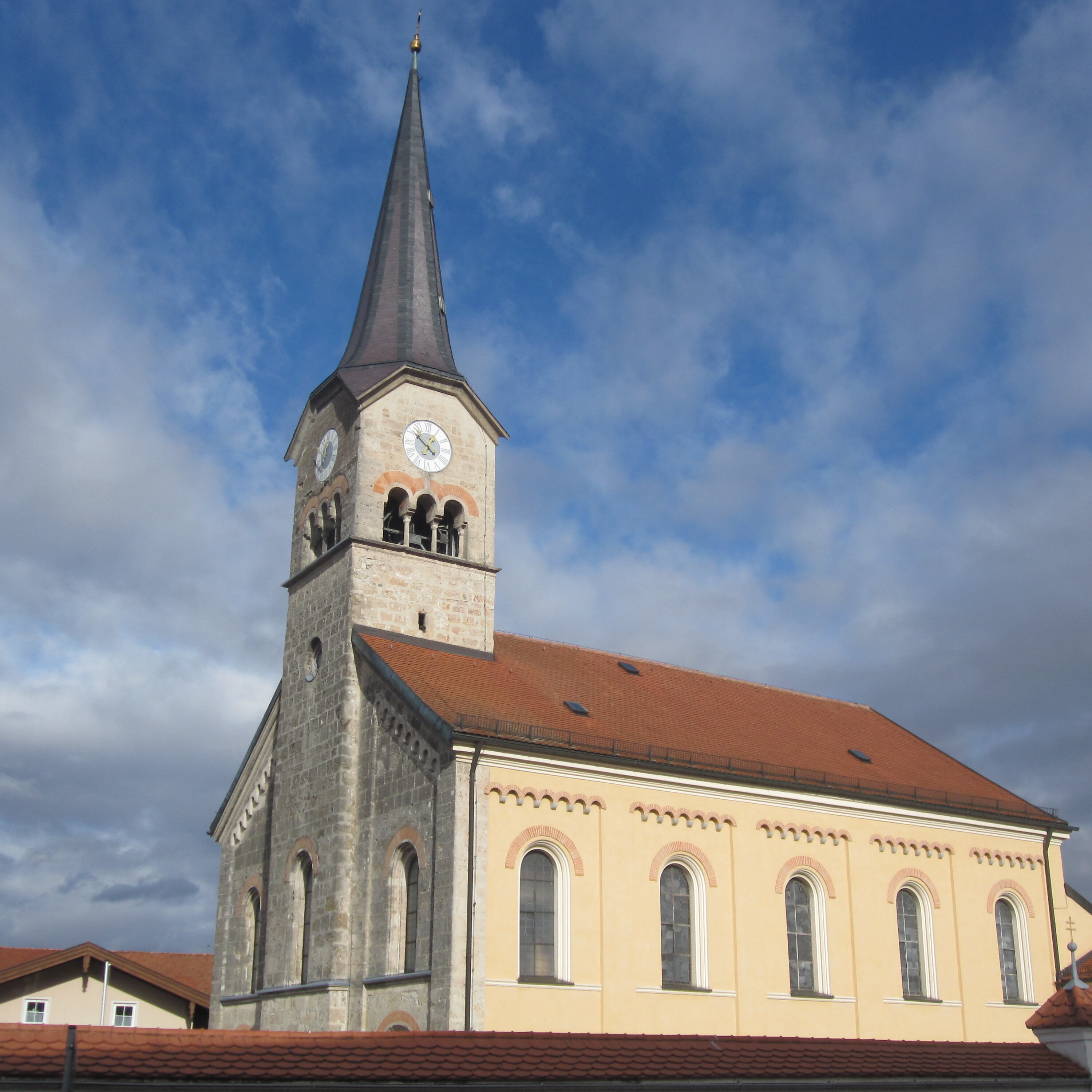 Festgottesdienst zu Pfingsten in der kath. Pfarrkirche "St. Maximilian" Grabenstätt