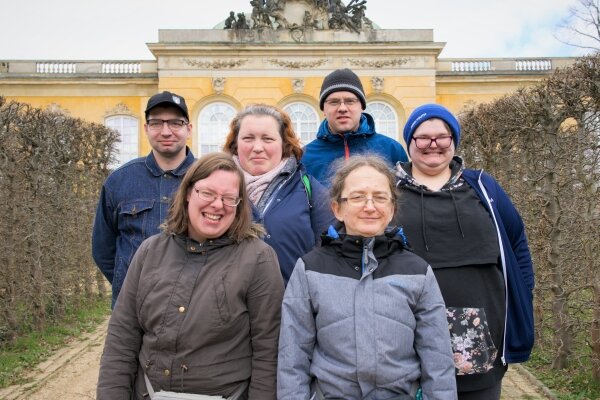 Schlossführer:innen der der Oberlin Werkstätten Potsdam
