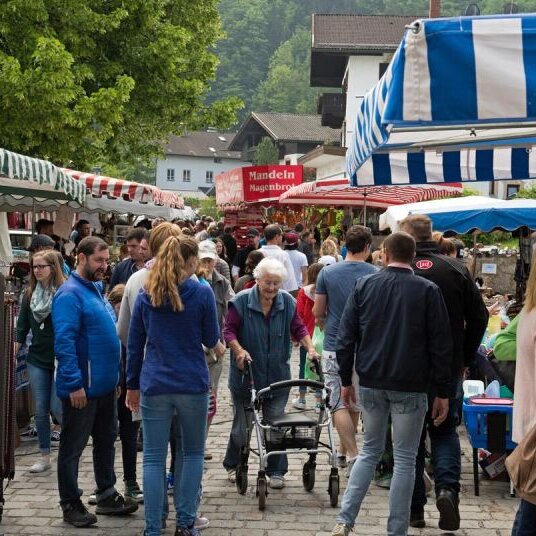 Oberaudorfer Markt mit Flohmarkt 