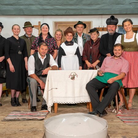 Theatergruppe Piding spielt: "Da Dipferlscheißer" 