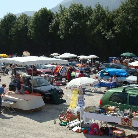 Flohmarkt am Festplatz an der B 13 