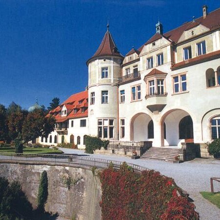 Entwicklung von der Burg zum Schloss 