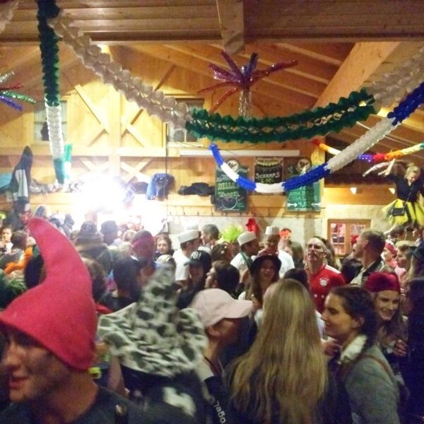 Samerberger Almfasching auf der Käseralm am Rosenmontag