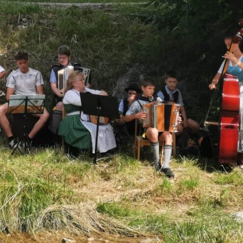 Musikalischer Spaziergang am Kirchbach