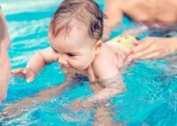 Babyschwimmen - Alter 8 - 12 Monate