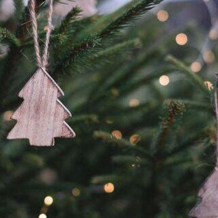 Christbaumversteigerung des Trachtenvereins Hittenkirchen