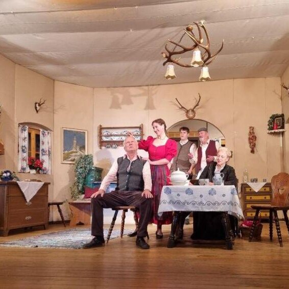 Berchtesgadener Bauerntheater - Liebe macht blind -