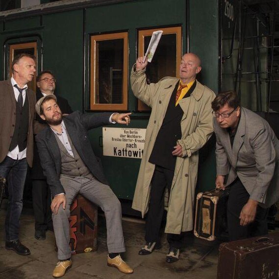 „Zug. Eine Reise mit Erich Kästner“ Theater-Revue mit 14 vertonten Kästner-Gedichten