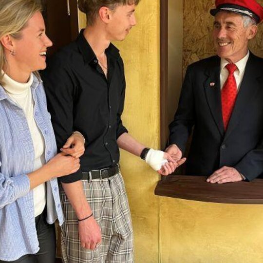 Fünfzig Minuten Verspätung