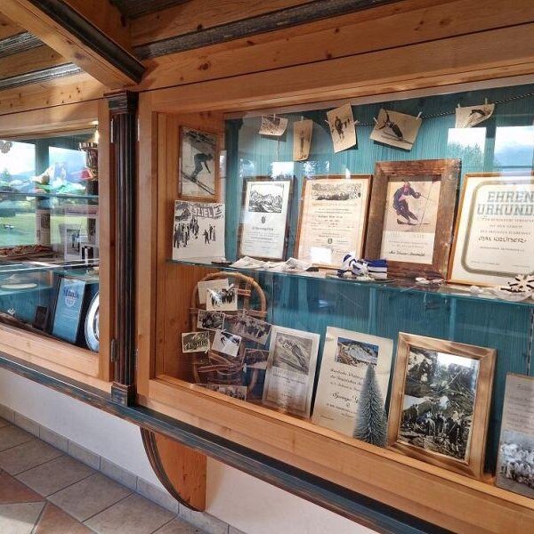 Ausstellung zum 75. jährigen Jubiläum des Skiclub Wallgau e.V.