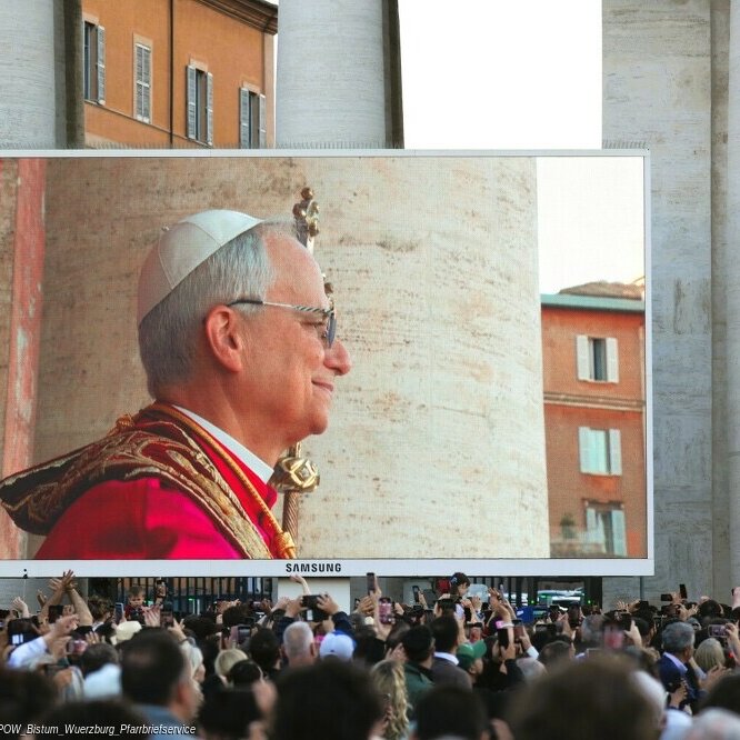 Offener Bibelkreis: Ein Papst auf Augenhöhe?