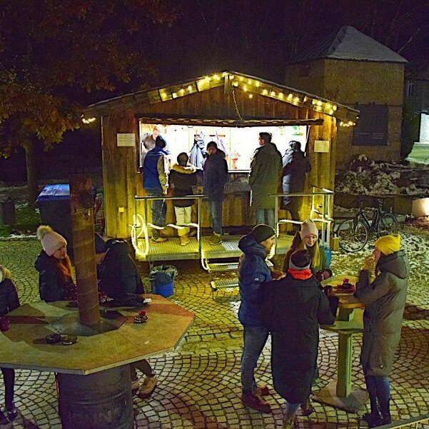 Vorsilvester am Glühweinstand
